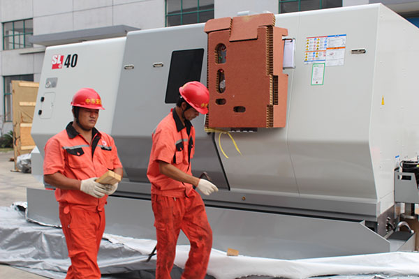 加工中心設(shè)備搬運(yùn) 加工中心設(shè)備搬運(yùn)