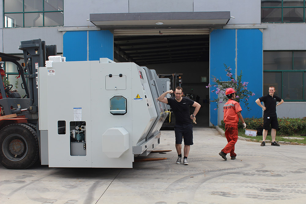 進(jìn)口精密加工中心搬運(yùn) 進(jìn)口精密加工中心搬運(yùn)